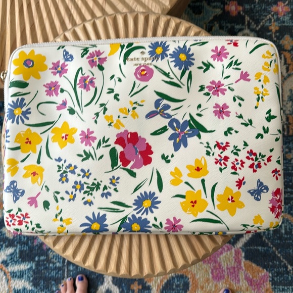 kate spade Other - Kate Spade Garden Bouquet Laptop Sleeve - Floral Cream Multi